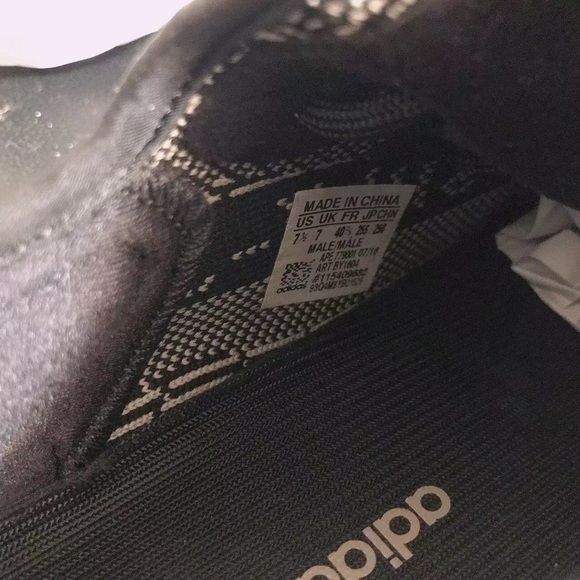 Adidas Yeezy Boost 350 V2 Black/White - Picture 6 of 11